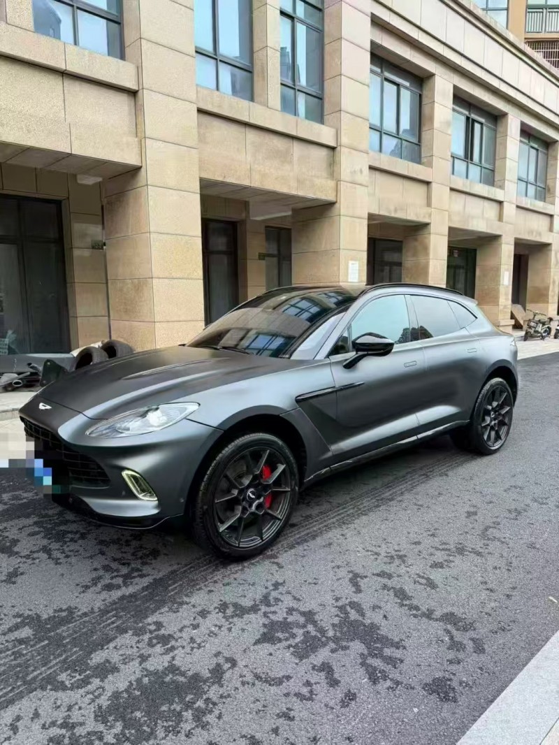 中山21年阿斯顿·马丁DBX2