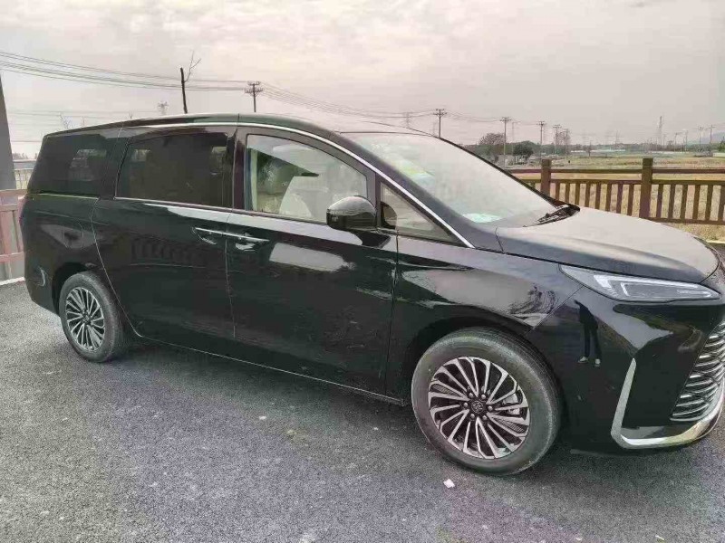 金华25年别克GL82