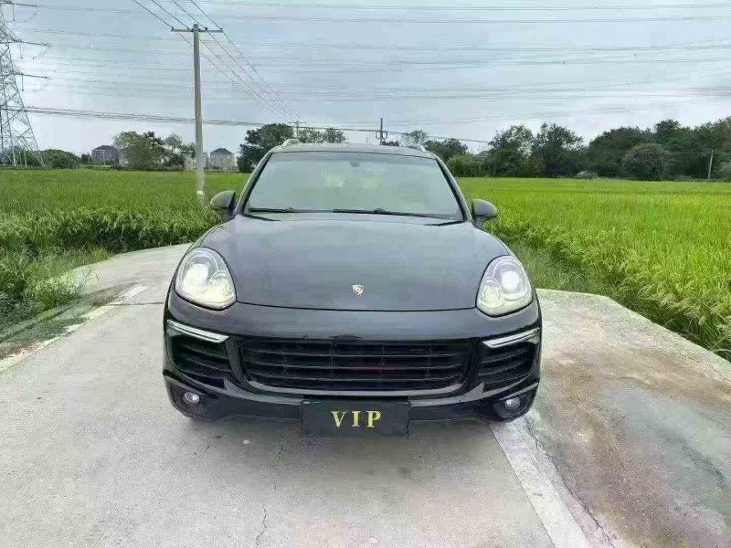 嘉兴15年保时捷卡宴1