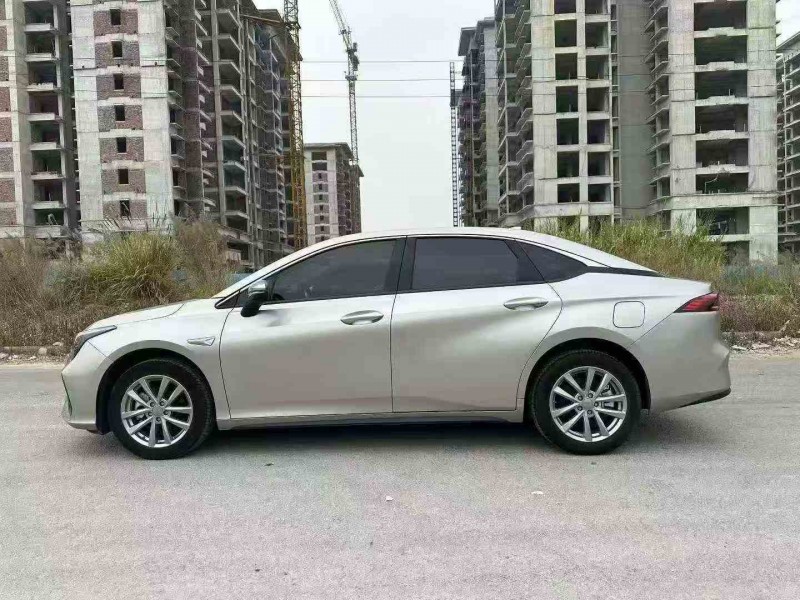 桂林25年传祺埃安S6