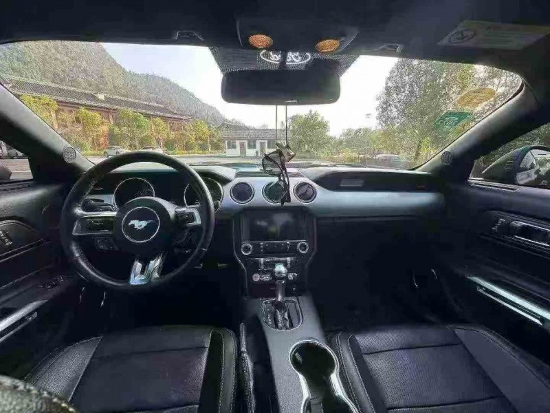 重庆18年福特野马5