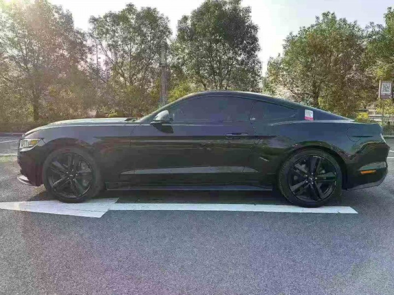 重庆18年福特野马6