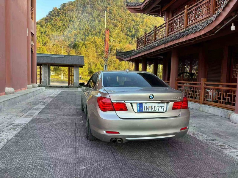 重庆13年宝马7系7