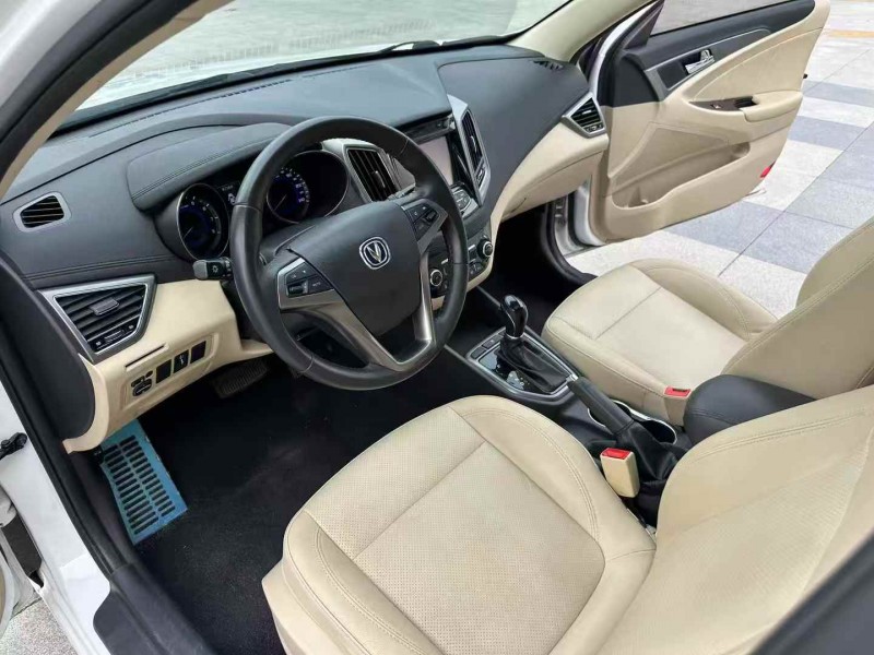 枣庄18年长安汽车逸动4