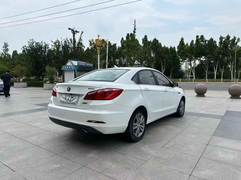 枣庄18年长安汽车逸动8