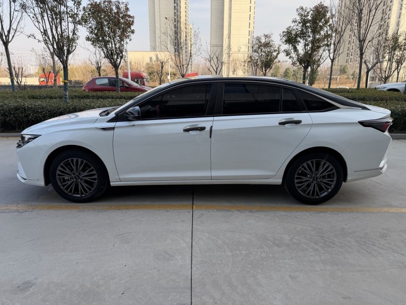 济宁23年东风奕炫7