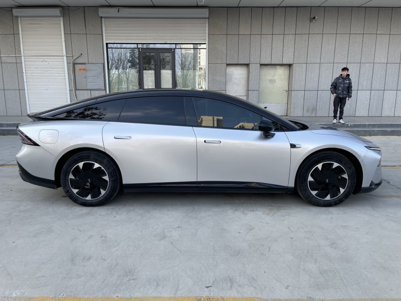 济宁25年小鹏汽车p77