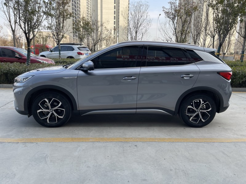 济宁23年比亚迪元7