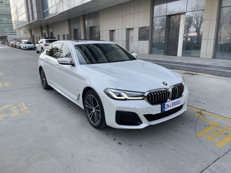 济宁22年宝马5系3