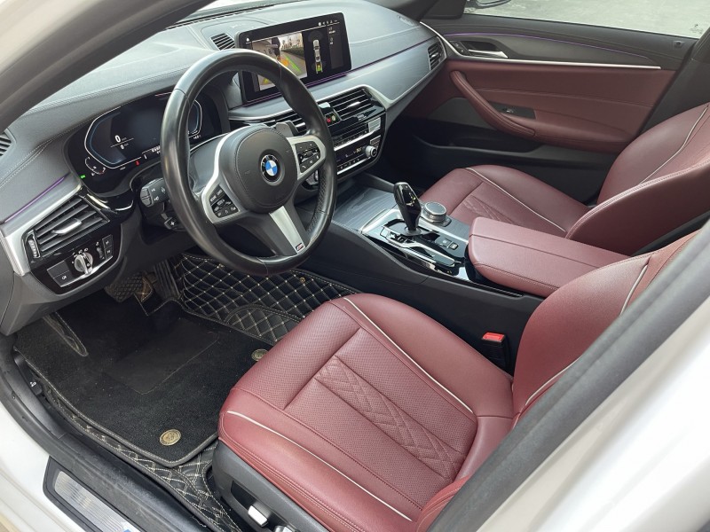 济宁22年宝马5系6