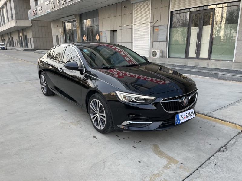 济宁17年别克君威3