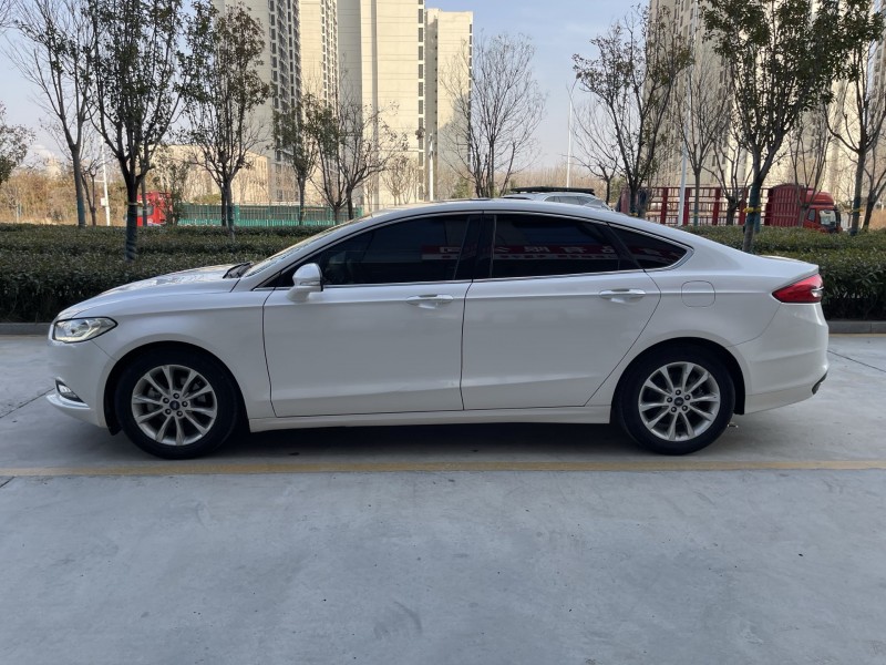 济宁18年福特蒙迪欧9