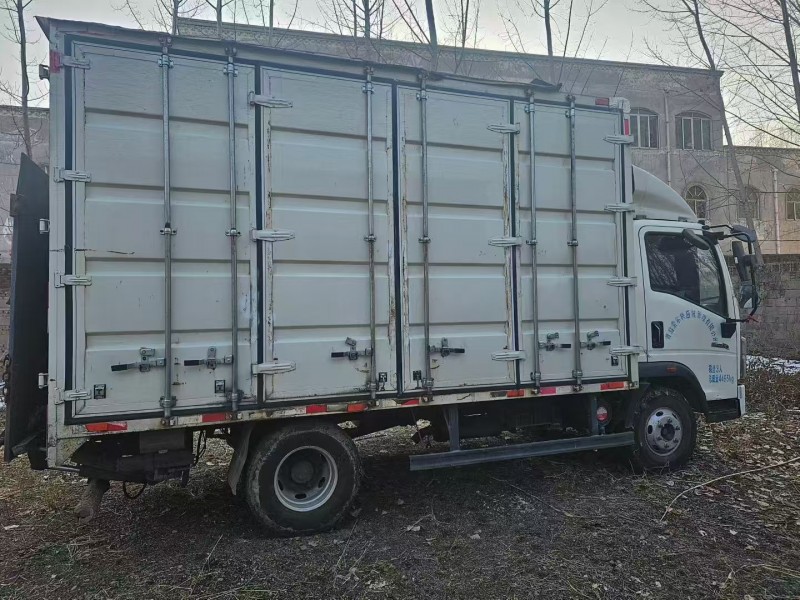 菏泽20年卡车系列重汽豪沃2