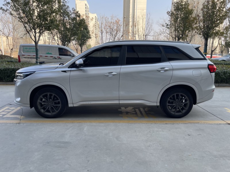 济宁24年东风蓝电E59