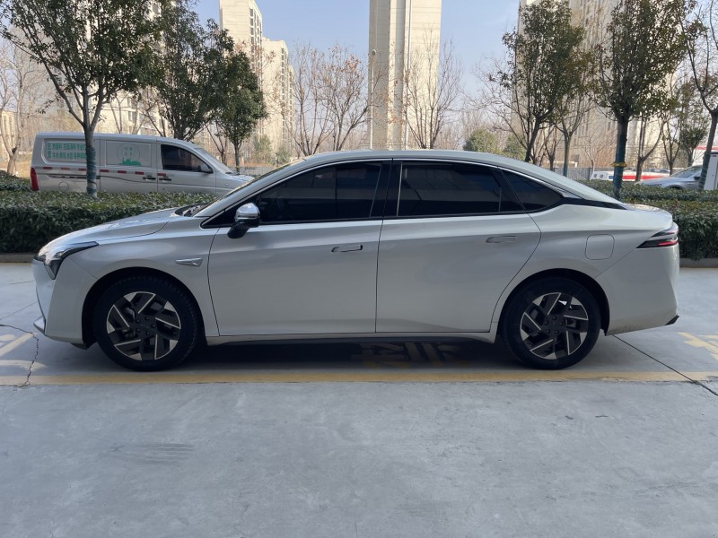 济宁23年传祺埃安S7