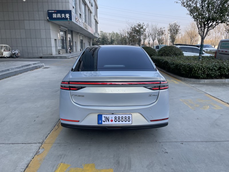 济宁23年传祺埃安S9