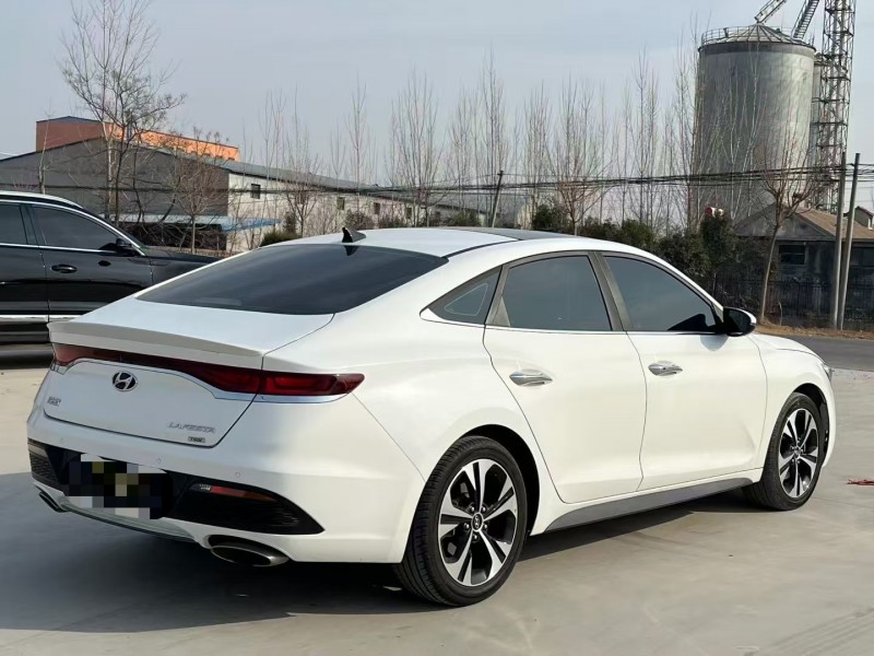 菏泽20年现代菲斯塔8