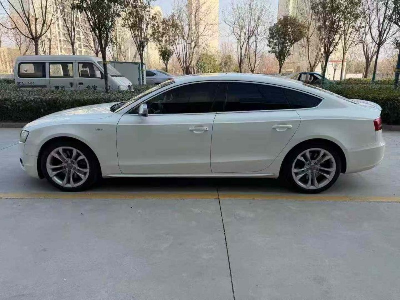 济宁11年奥迪S57