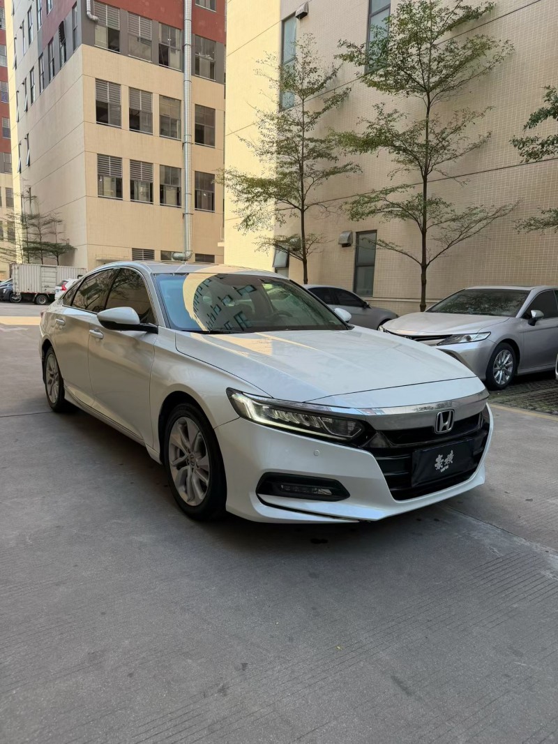 东莞18年本田雅阁2