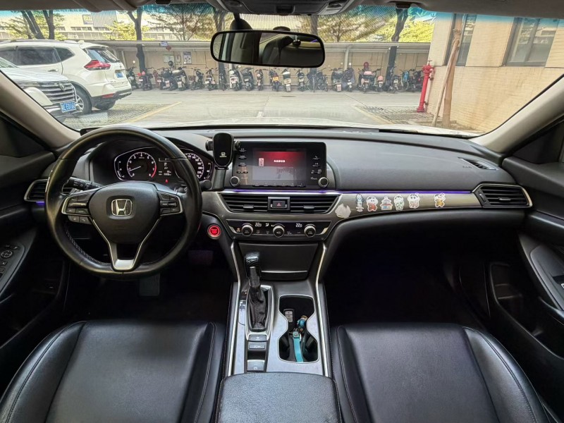 东莞18年本田雅阁8