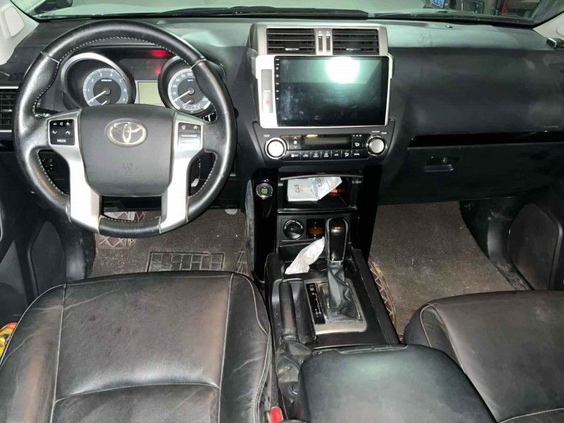 广州17年丰田普拉多7