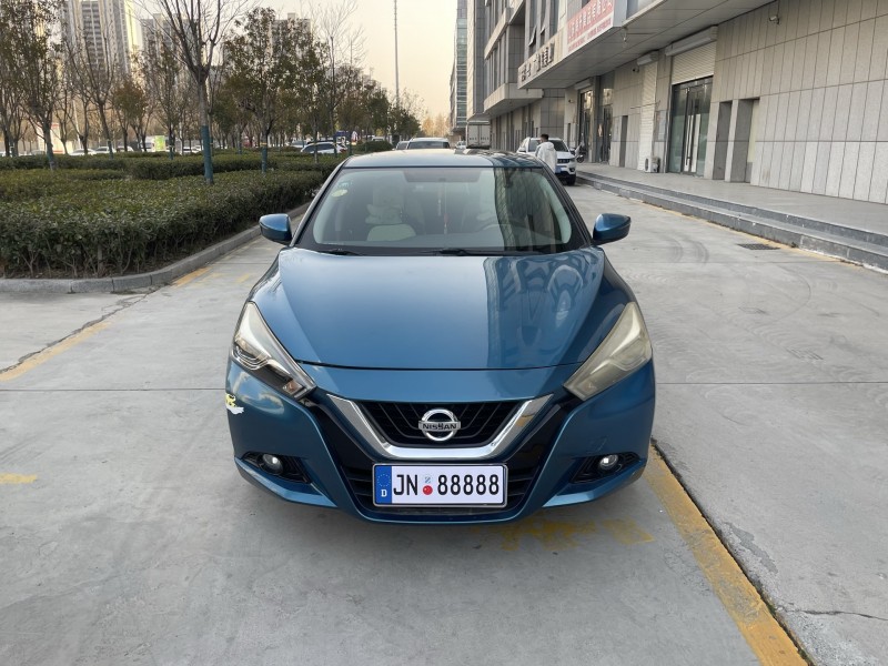 济宁17年日产蓝鸟1