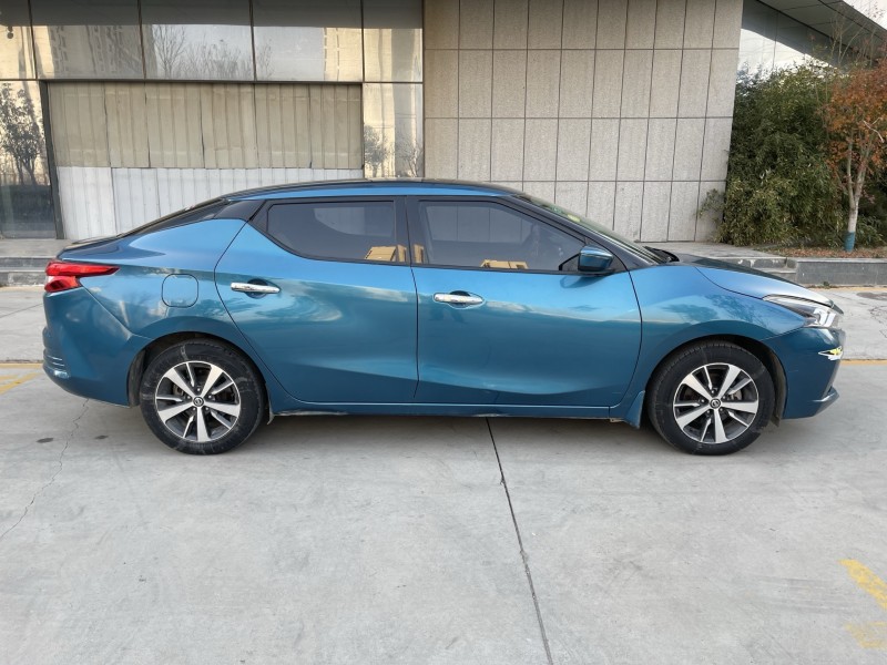 济宁17年日产蓝鸟7