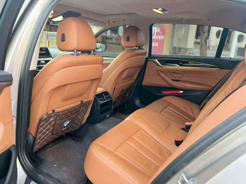 广州17年宝马5系4