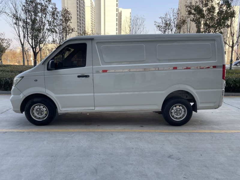 济宁23年东风御风7