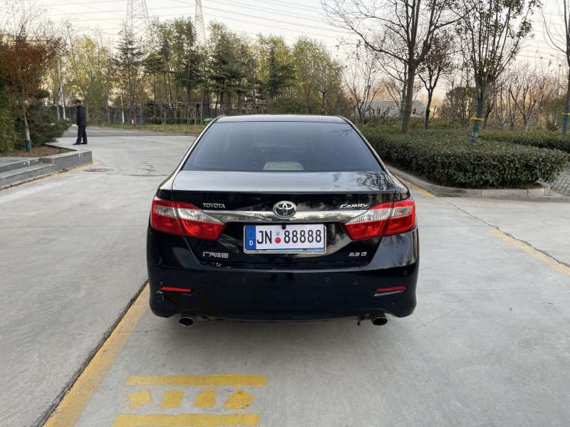 济宁15年丰田凯美瑞9