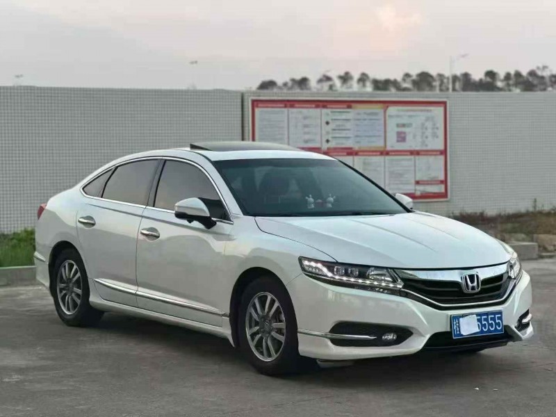 广州16年本田思铂睿2
