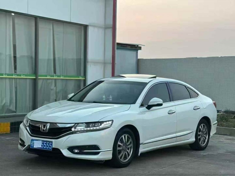 广州16年本田思铂睿3