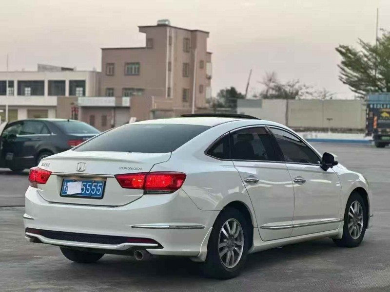 广州16年本田思铂睿6