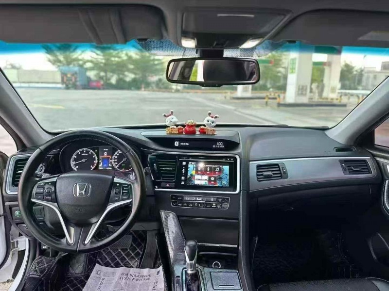 广州16年本田思铂睿8