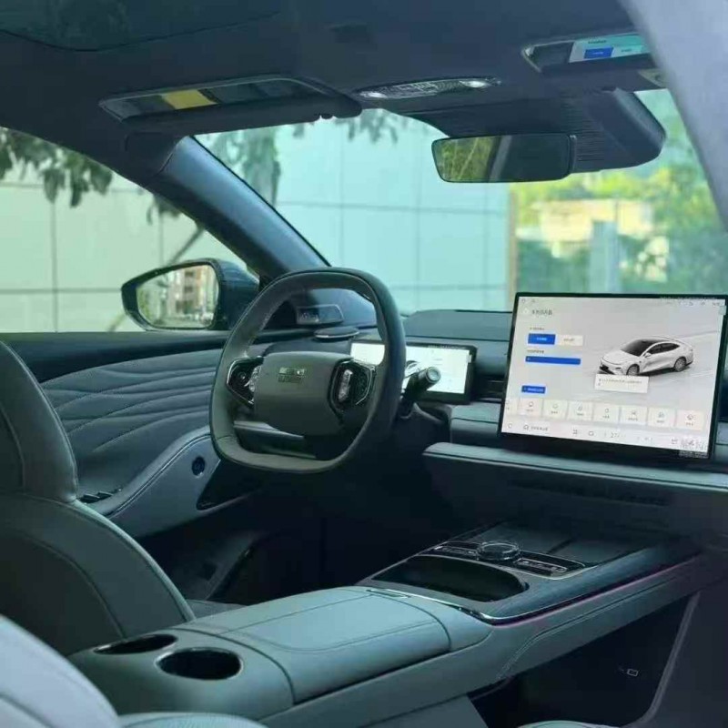 广州25年吉利银河5