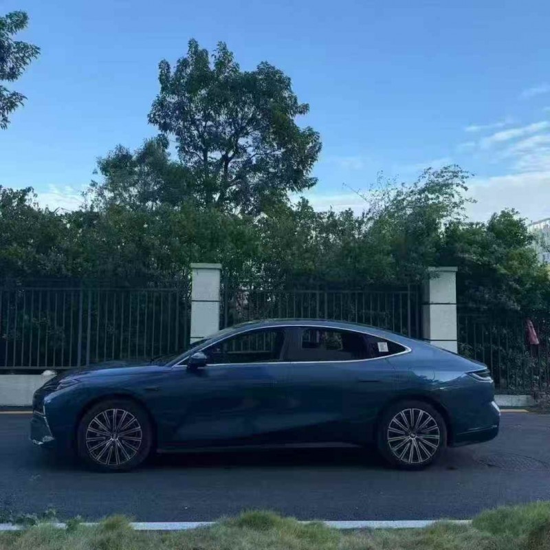 广州25年吉利银河8