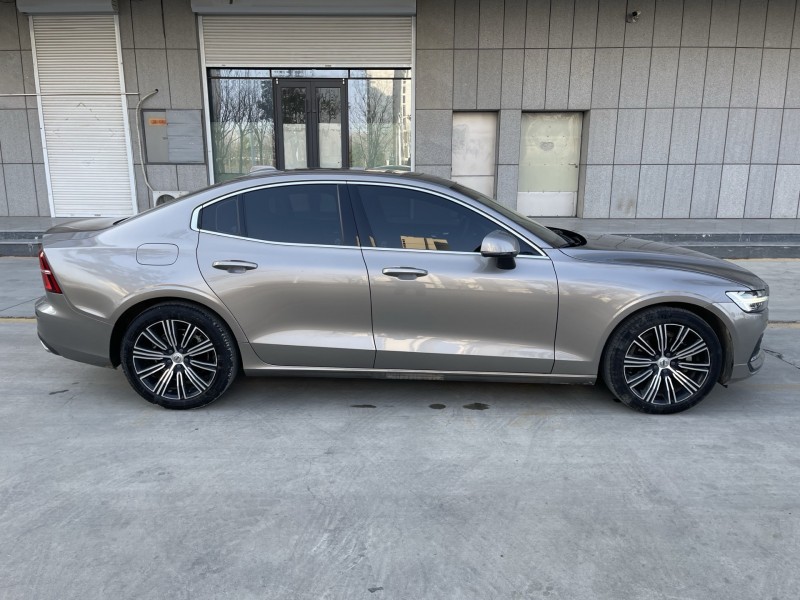 济宁21年沃尔沃S60L8