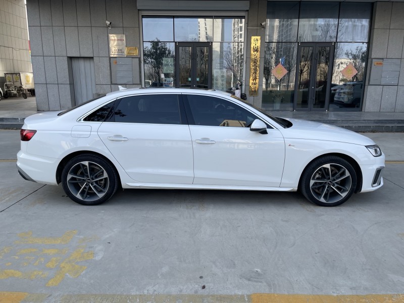 济宁23年奥迪A4L7