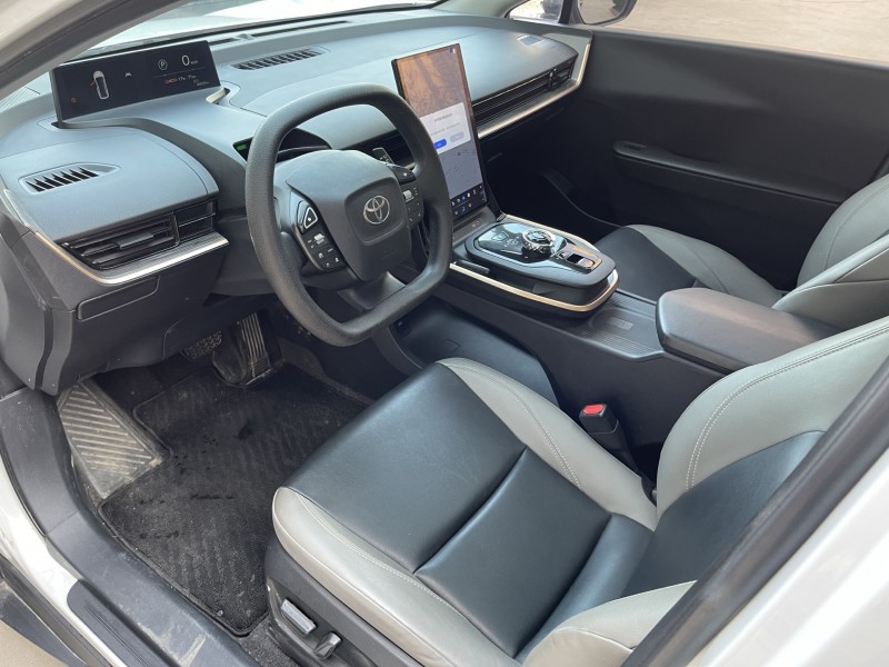 济宁24年丰田BZ3Pro4