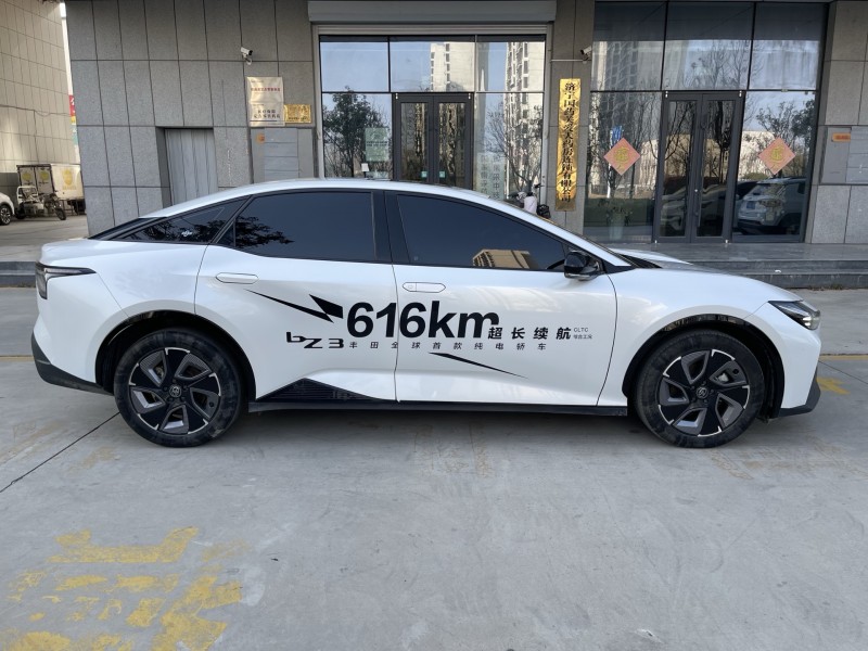 济宁24年丰田BZ3Pro7