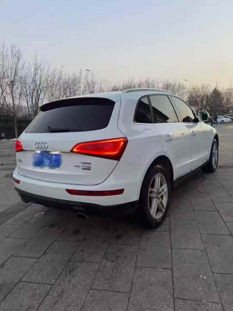 承德17年奥迪Q58