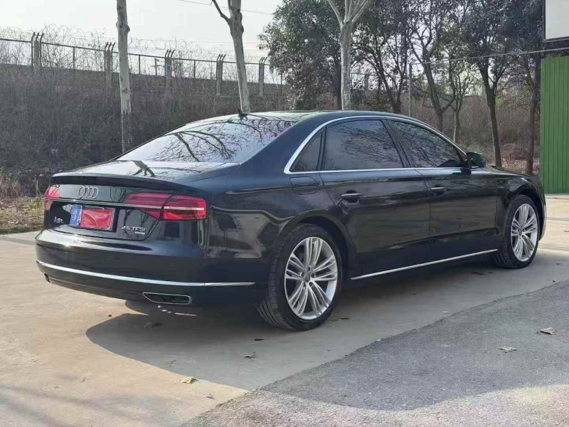 焦作17年奥迪A8L7