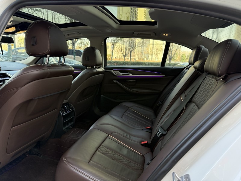 济宁19年宝马5系5