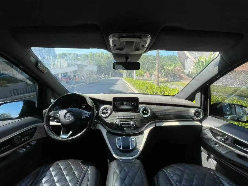 深圳20年奔驰威霆7