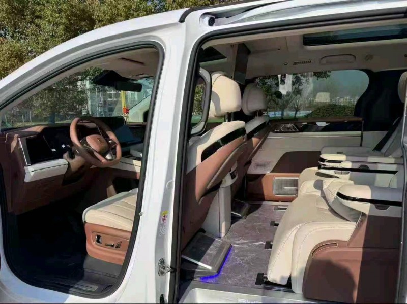 淮安25年比亚迪夏5