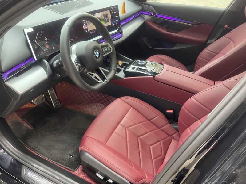 济宁24年宝马5系5