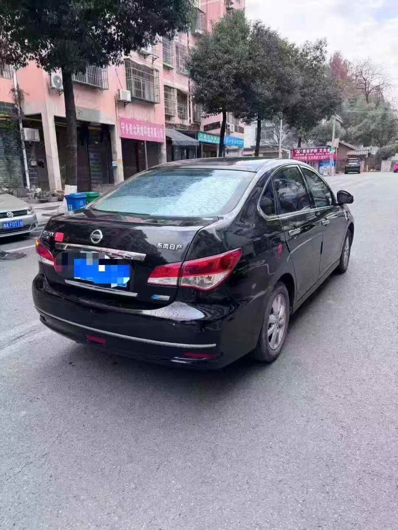 邵阳19年日产轩逸7