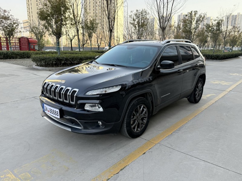 烟台20年Jeep自由光4