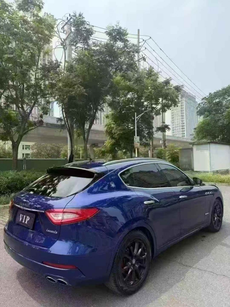 襄阳19年玛莎拉蒂Levante4