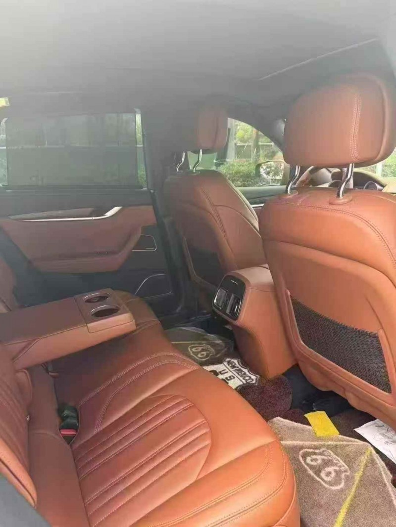 襄阳19年玛莎拉蒂Levante6